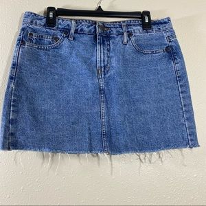 Mossimo supply co. Mini Skirt Frayed hem pockets Front Back Front Zip 34…